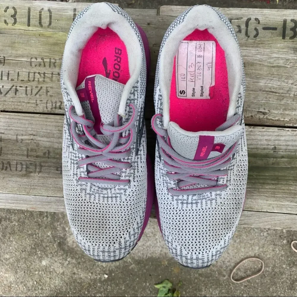 Brooks Revel 3 neutral cushion running shoes 9.5B